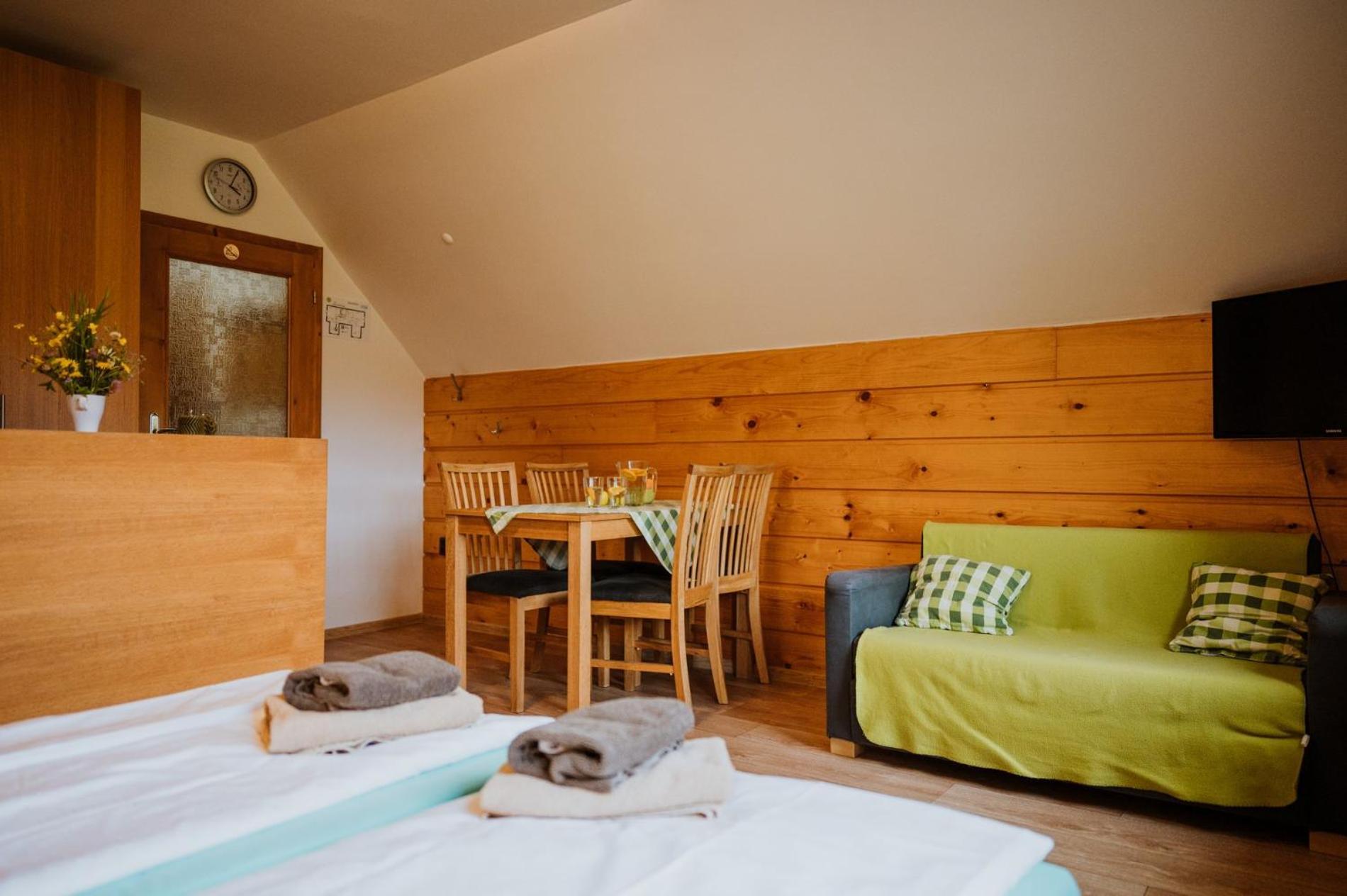 Apartmany Velké Karlovice Exteriör bild