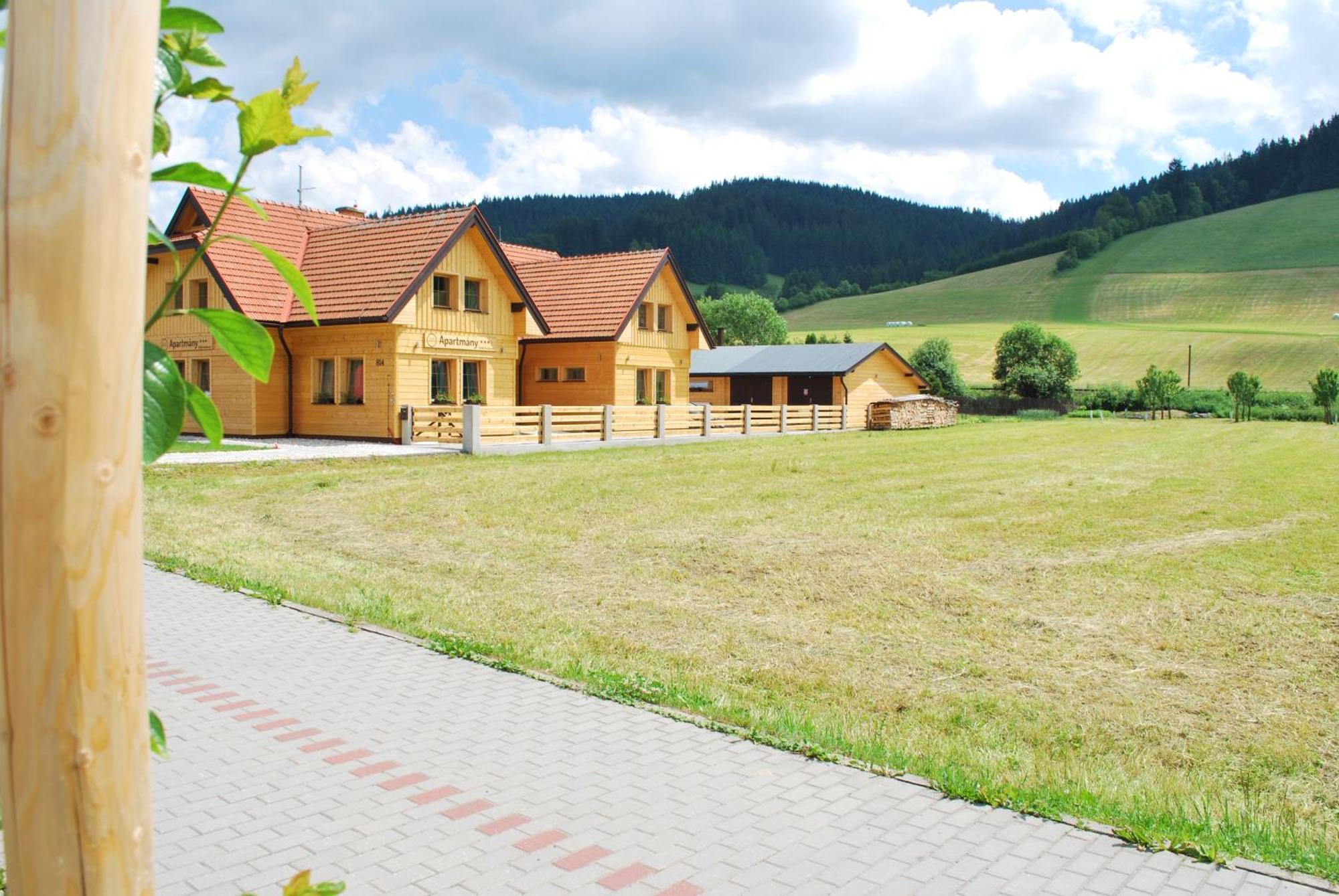 Apartmany Velké Karlovice Exteriör bild
