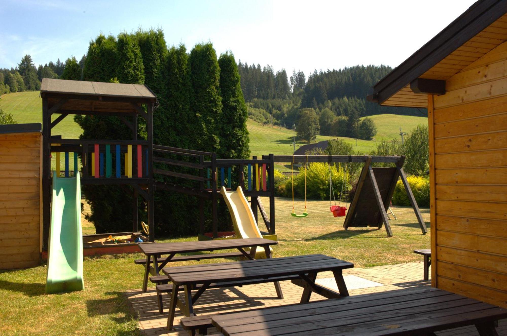 Apartmany Velké Karlovice Exteriör bild